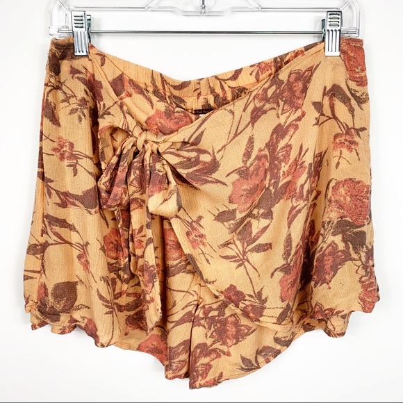 Free People Pants - Free People | Front Tie Wrap Floral Shorts❤
